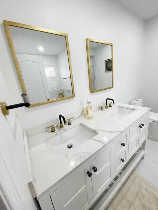 Elegant & Luxurious 3 Bedroom Home Місісаґа Екстер'єр фото